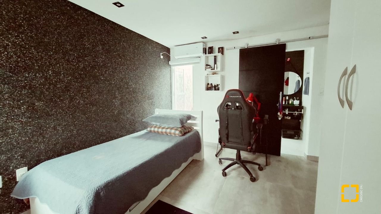 Casa com 412m², 6 quartos (sendo 6 suítes), 4 garagens, no bairro Ponta das Canas em Florianópolis