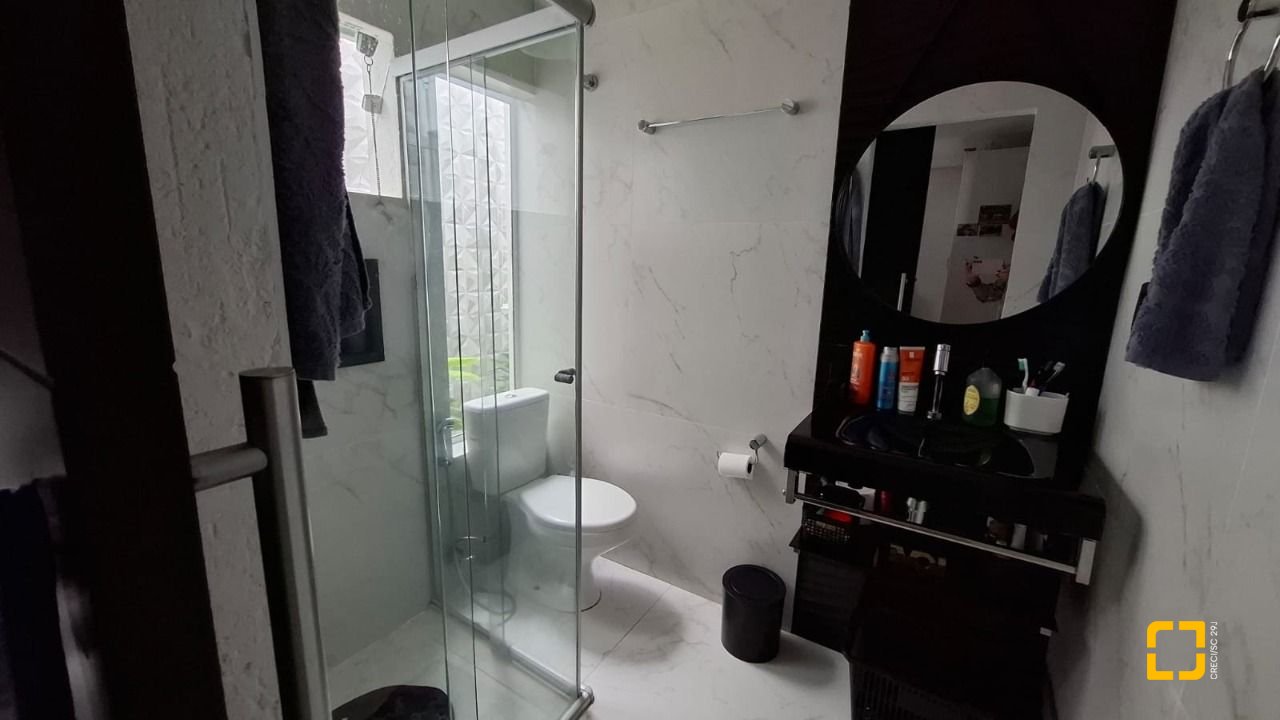 Casa com 412m², 6 quartos (sendo 6 suítes), 4 garagens, no bairro Ponta das Canas em Florianópolis
