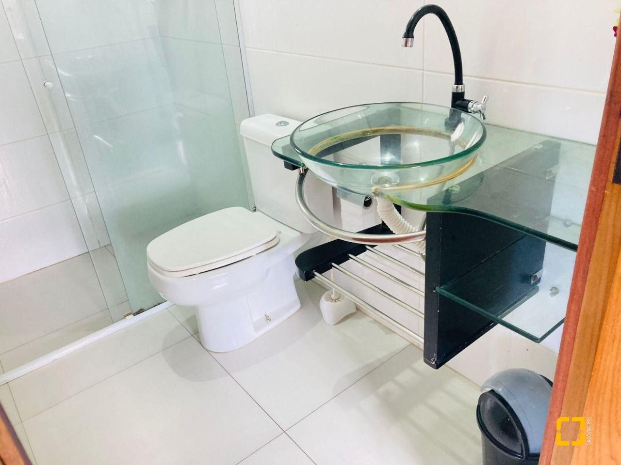 Casa com 130m², 4 quartos (sendo 1 suíte), 2 garagens, no bairro Campeche em Florianópolis