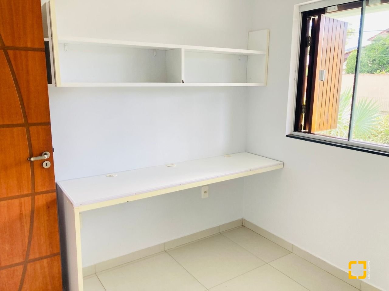 Casa com 130m², 4 quartos (sendo 1 suíte), 2 garagens, no bairro Campeche em Florianópolis
