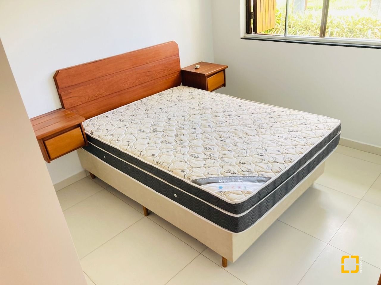 Casa com 130m², 4 quartos (sendo 1 suíte), 2 garagens, no bairro Campeche em Florianópolis