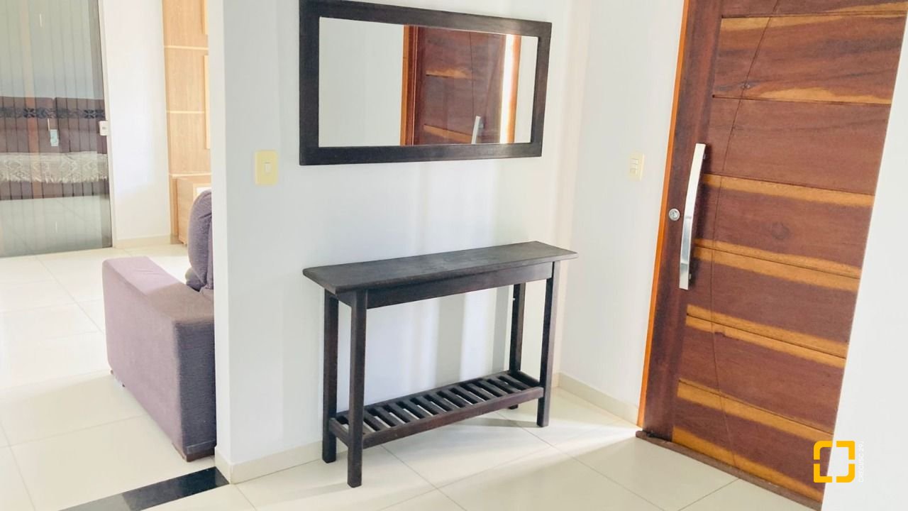 Casa com 130m², 4 quartos (sendo 1 suíte), 2 garagens, no bairro Campeche em Florianópolis