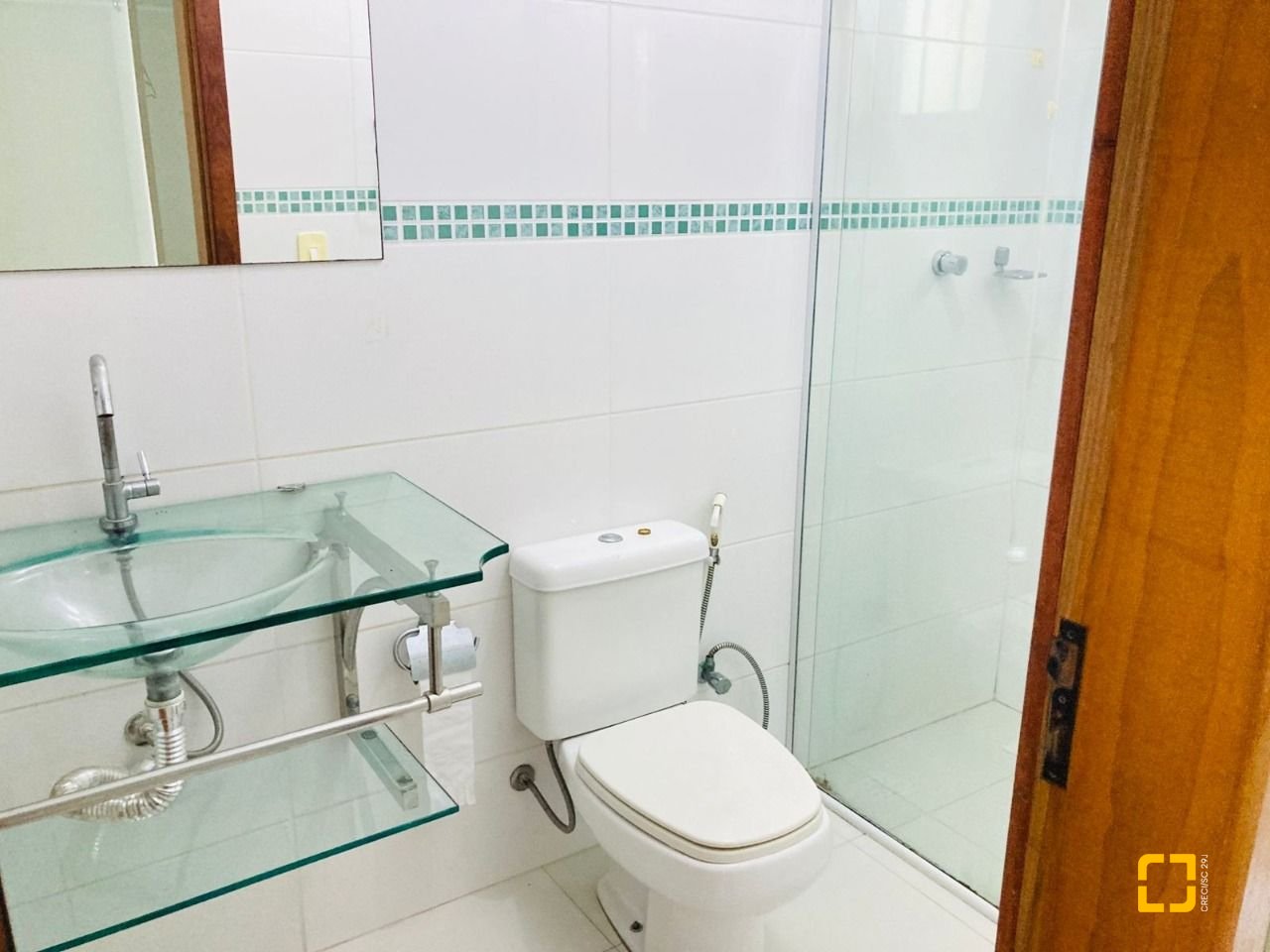 Casa com 130m², 4 quartos (sendo 1 suíte), 2 garagens, no bairro Campeche em Florianópolis