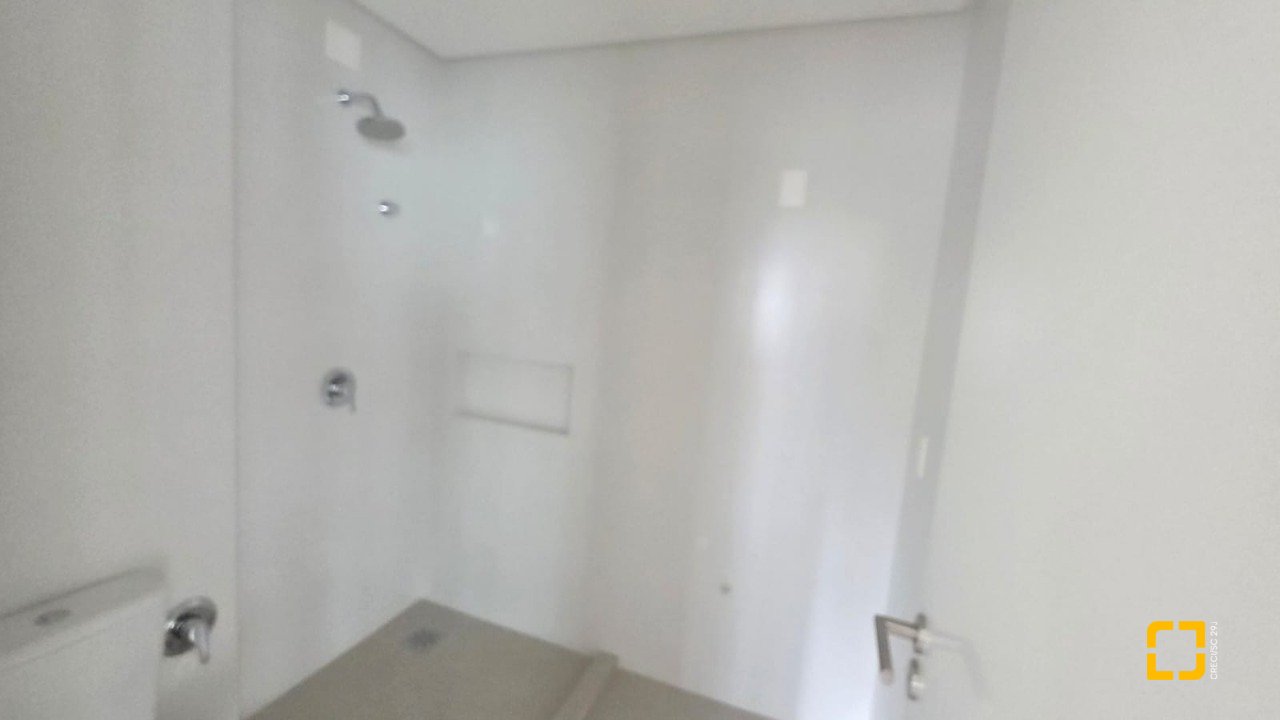 Apartamento com 73m², 3 quartos (sendo 1 suíte), 1 garagem, no bairro Centro em Florianópolis