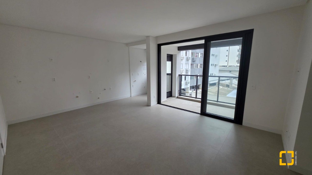Apartamento com 73m², 3 quartos (sendo 1 suíte), 1 garagem, no bairro Centro em Florianópolis