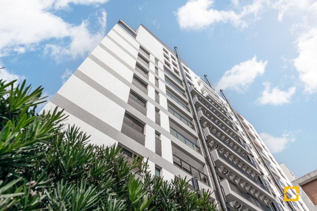 Apartamento com 73m², 3 quartos (sendo 1 suíte), 1 garagem, no bairro Centro em Florianópolis