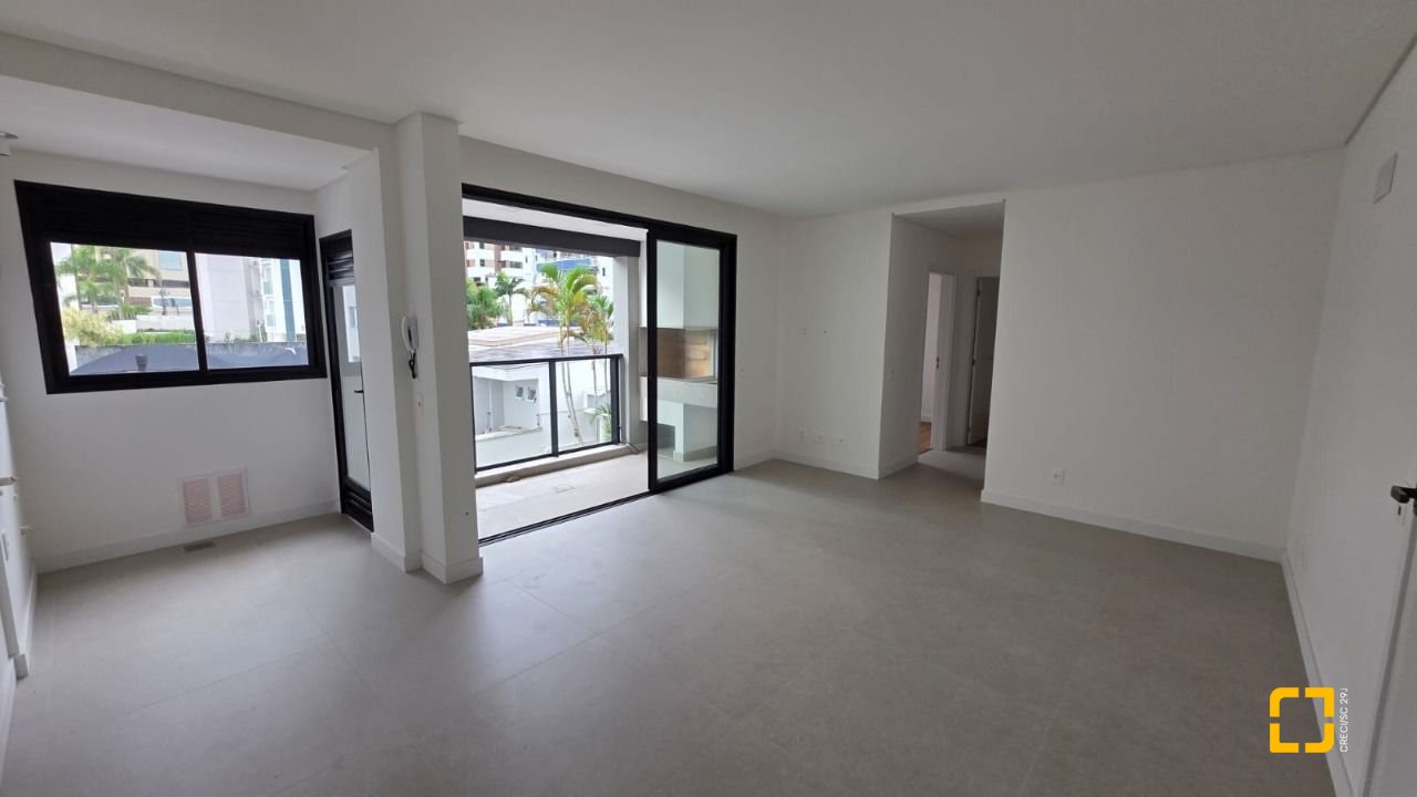 Apartamento com 73m², 3 quartos (sendo 1 suíte), 1 garagem, no bairro Centro em Florianópolis