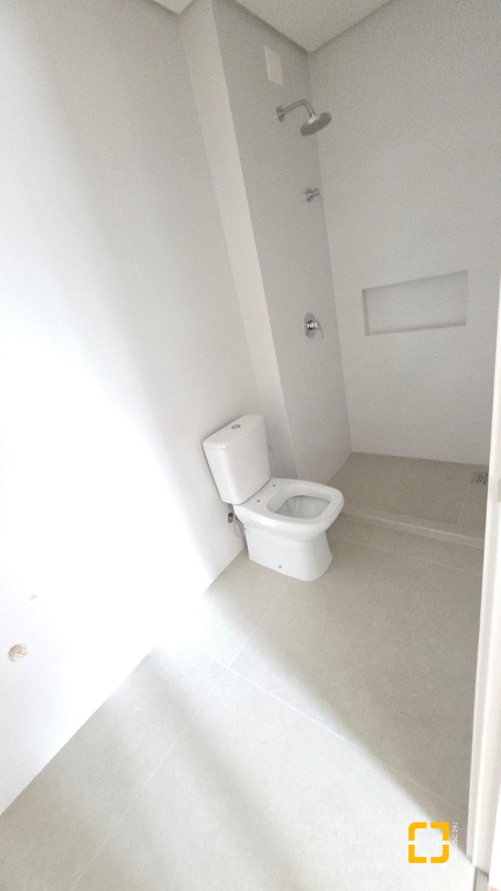 Apartamento com 73m², 3 quartos (sendo 1 suíte), 1 garagem, no bairro Centro em Florianópolis