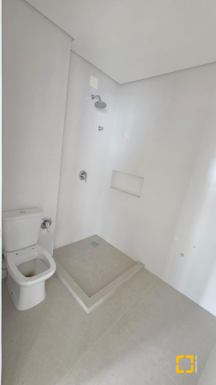 Apartamento com 73m², 3 quartos (sendo 1 suíte), 1 garagem, no bairro Centro em Florianópolis