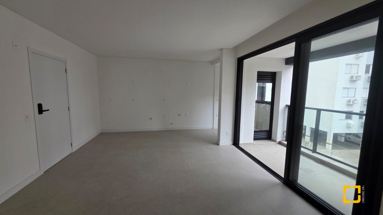 Apartamento com 73m², 3 quartos (sendo 1 suíte), 1 garagem, no bairro Centro em Florianópolis