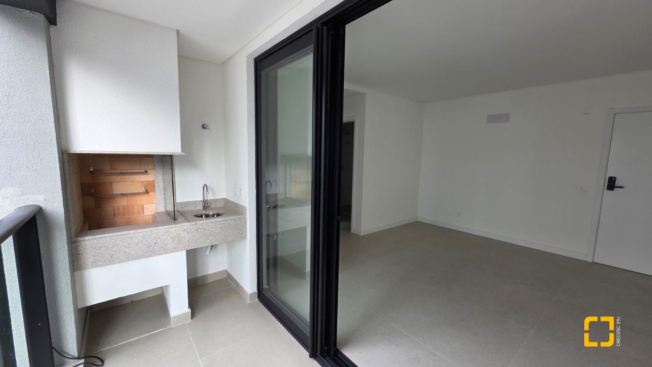 Apartamento com 73m², 3 quartos (sendo 1 suíte), 1 garagem, no bairro Centro em Florianópolis