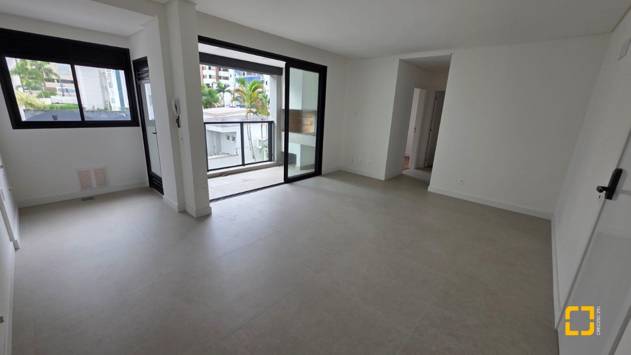 Apartamento com 73m², 3 quartos (sendo 1 suíte), 1 garagem, no bairro Centro em Florianópolis