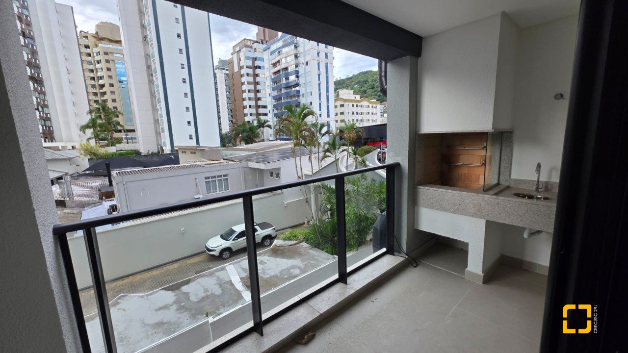 Apartamento com 73m², 3 quartos (sendo 1 suíte), 1 garagem, no bairro Centro em Florianópolis