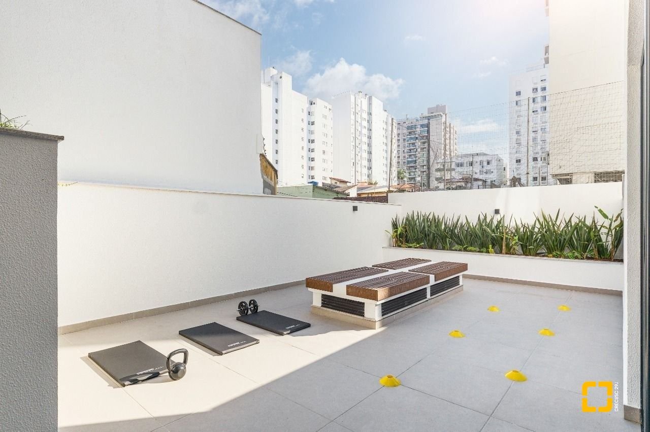 Apartamento com 73m², 3 quartos (sendo 1 suíte), 1 garagem, no bairro Centro em Florianópolis