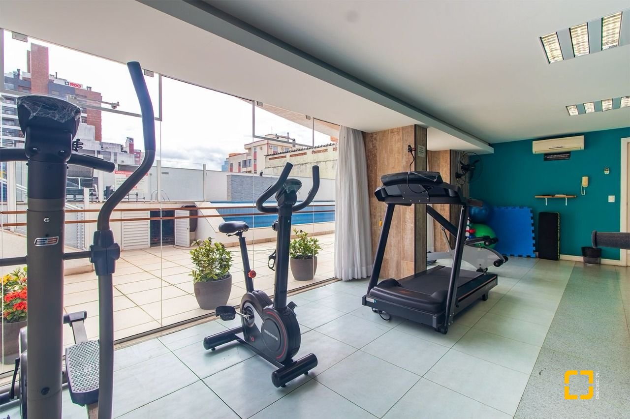 Apartamento com 85m², 4 quartos (sendo 1 suíte), 2 garagens, no bairro Estreito em Florianópolis