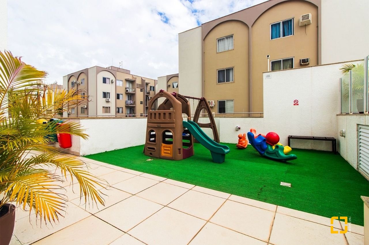 Apartamento com 85m², 4 quartos (sendo 1 suíte), 2 garagens, no bairro Estreito em Florianópolis