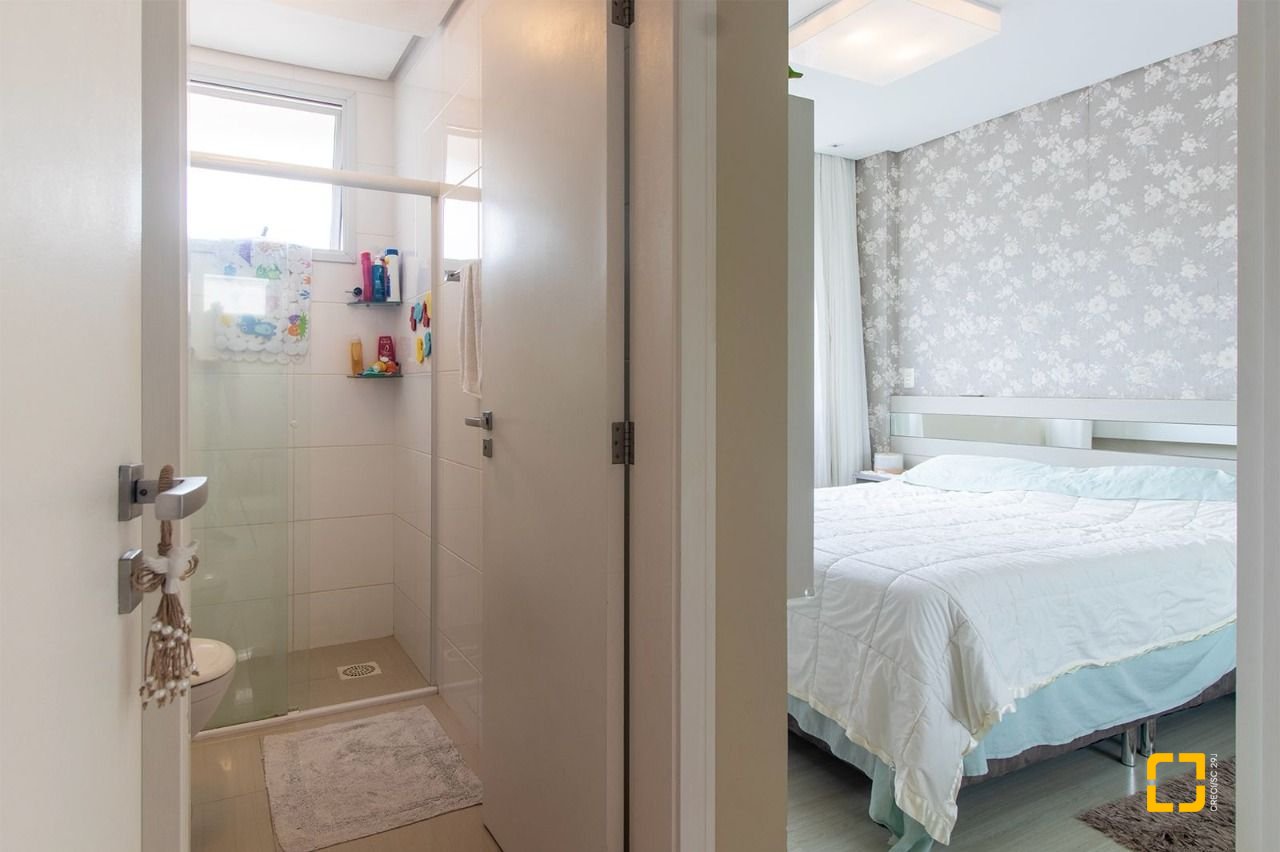 Apartamento com 85m², 4 quartos (sendo 1 suíte), 2 garagens, no bairro Estreito em Florianópolis