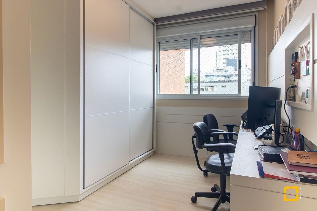 Apartamento com 85m², 4 quartos (sendo 1 suíte), 2 garagens, no bairro Estreito em Florianópolis