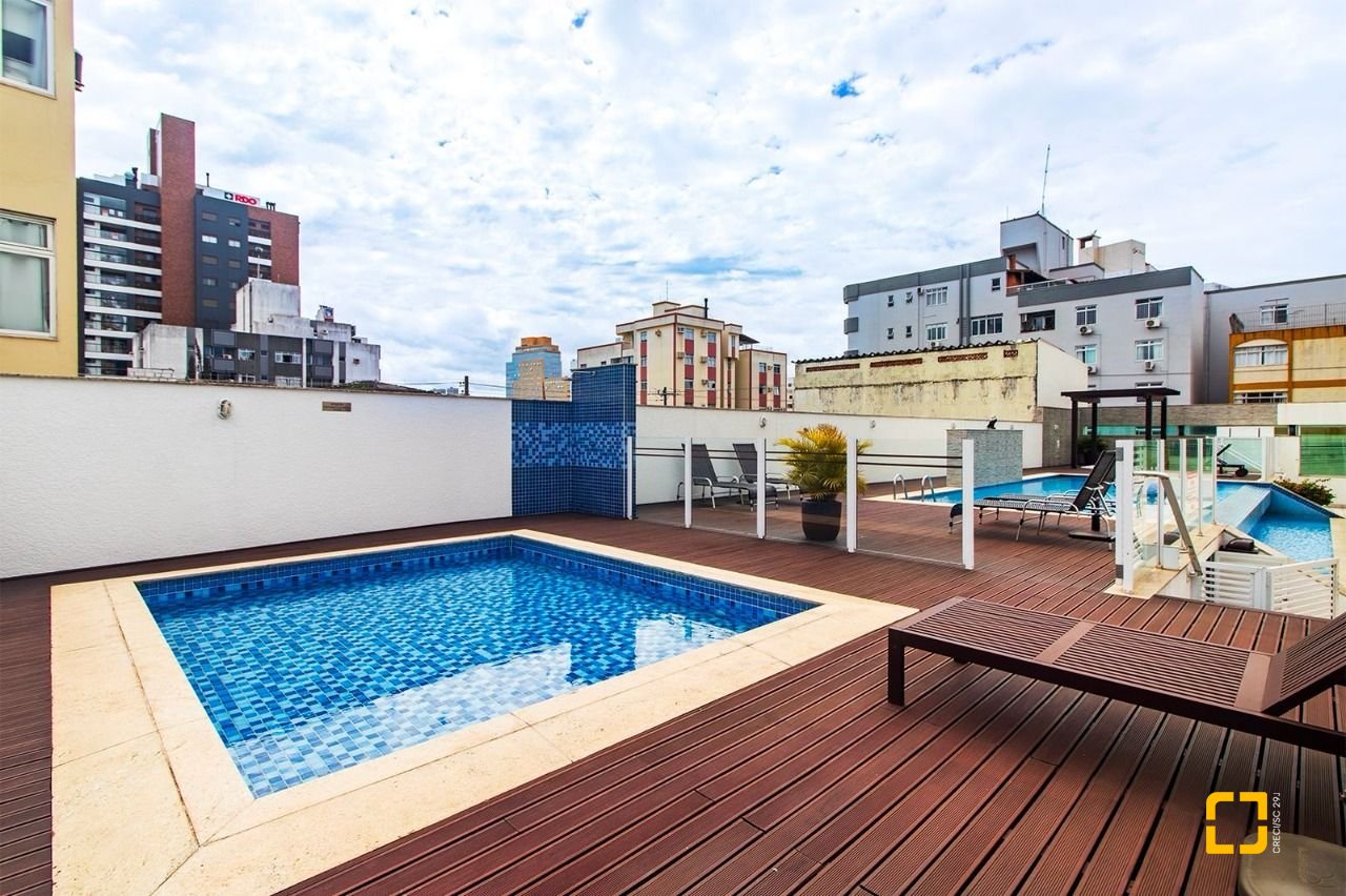 Apartamento com 85m², 4 quartos (sendo 1 suíte), 2 garagens, no bairro Estreito em Florianópolis