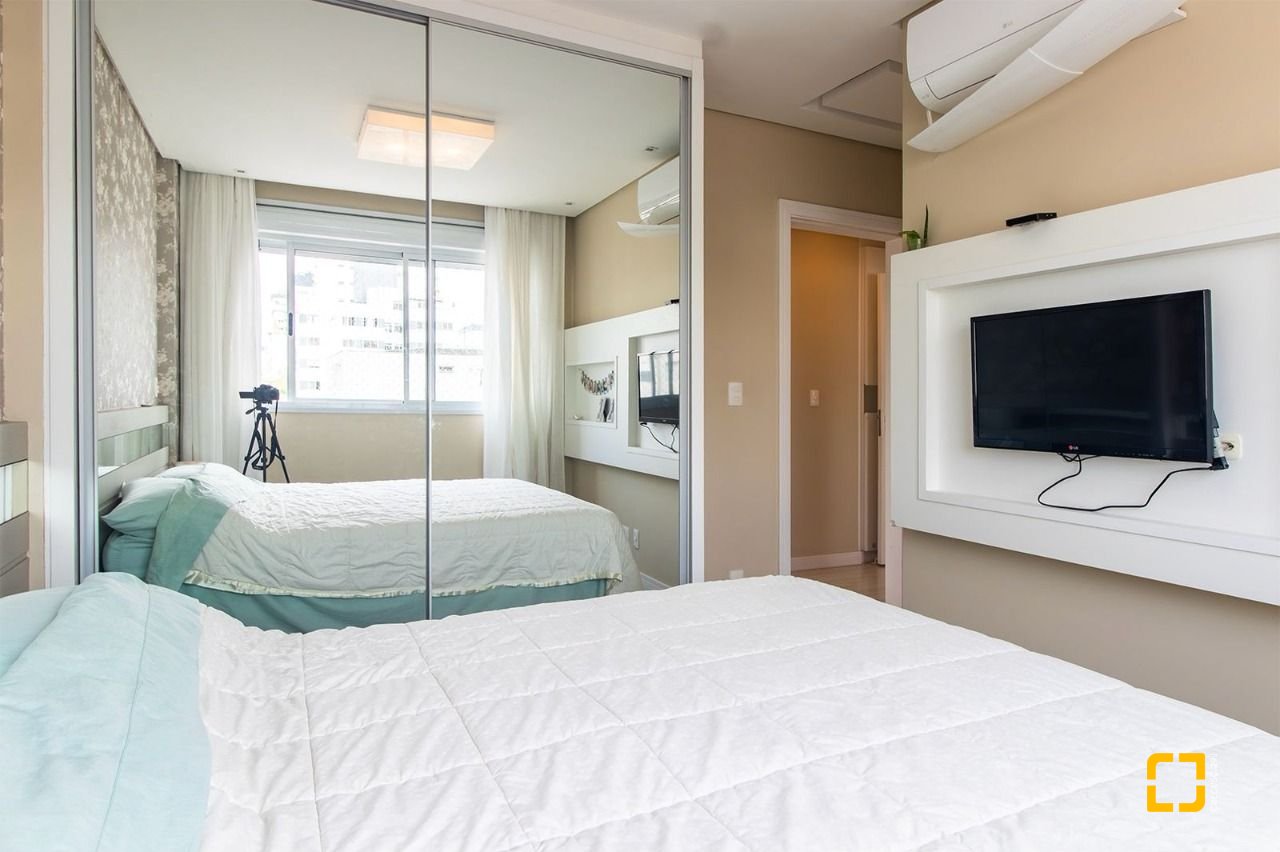 Apartamento com 85m², 4 quartos (sendo 1 suíte), 2 garagens, no bairro Estreito em Florianópolis