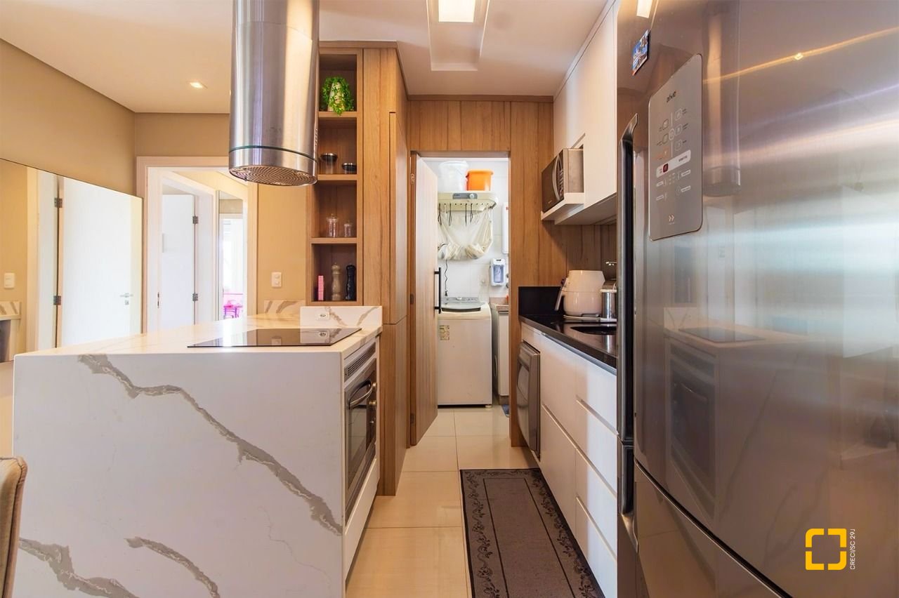 Apartamento com 85m², 4 quartos (sendo 1 suíte), 2 garagens, no bairro Estreito em Florianópolis