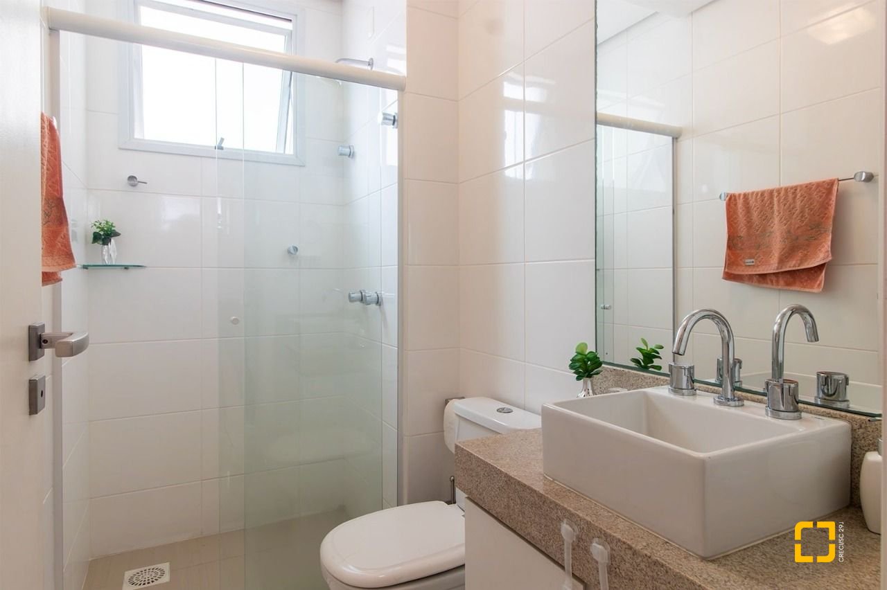 Apartamento com 85m², 4 quartos (sendo 1 suíte), 2 garagens, no bairro Estreito em Florianópolis