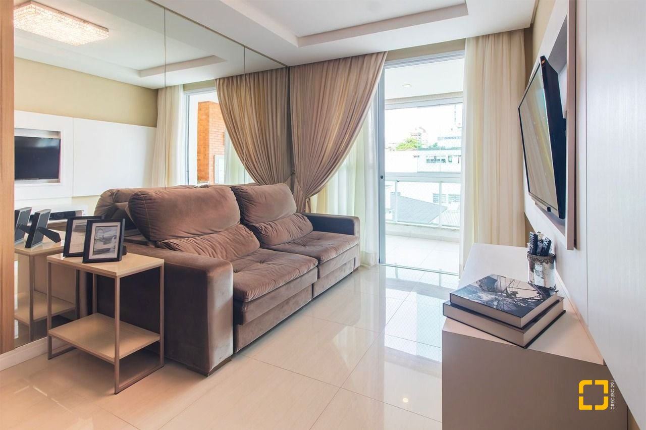 Apartamento com 85m², 4 quartos (sendo 1 suíte), 2 garagens, no bairro Estreito em Florianópolis