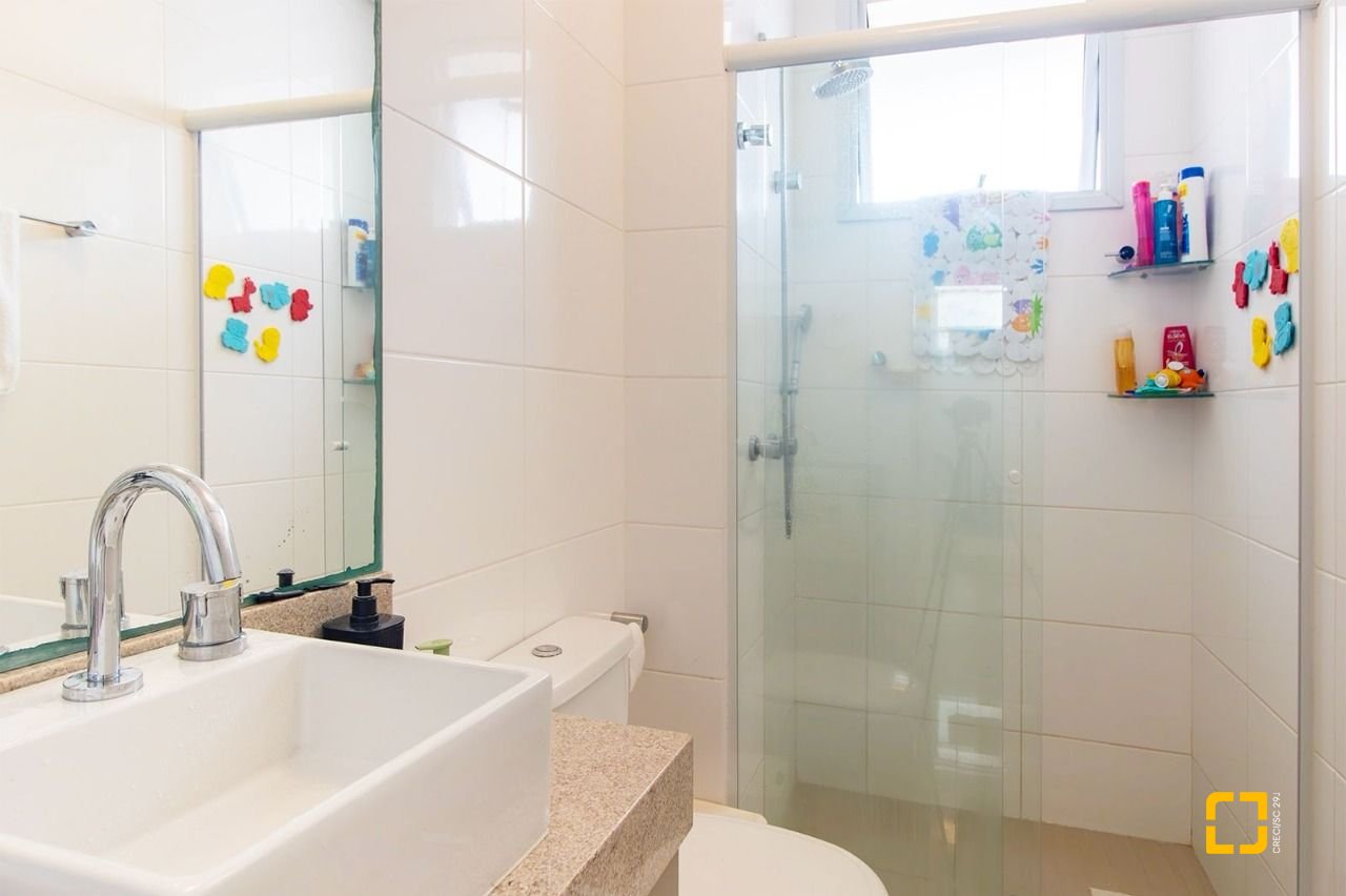 Apartamento com 85m², 4 quartos (sendo 1 suíte), 2 garagens, no bairro Estreito em Florianópolis
