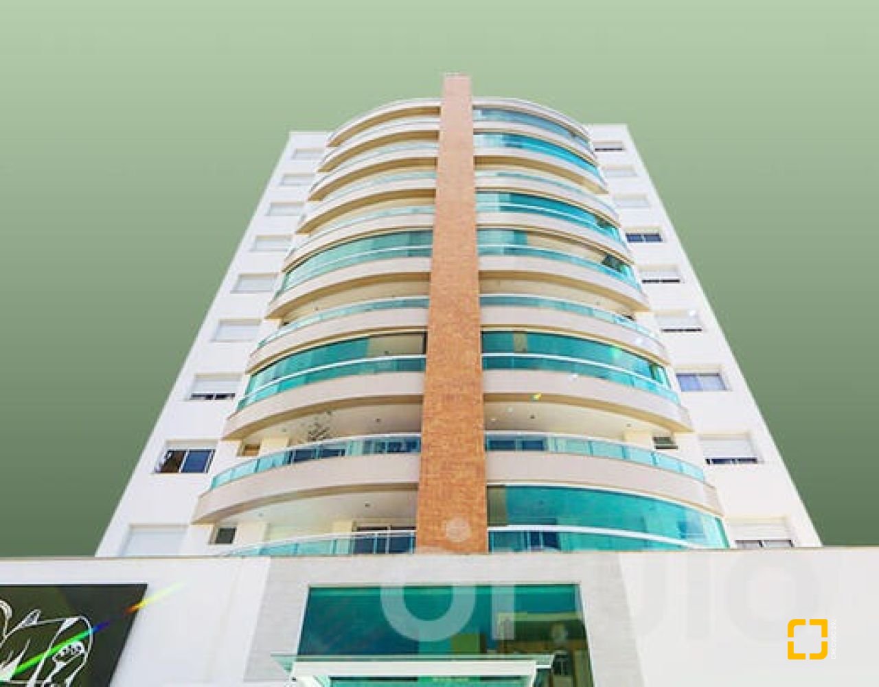 Apartamento com 85m², 4 quartos (sendo 1 suíte), 2 garagens, no bairro Estreito em Florianópolis