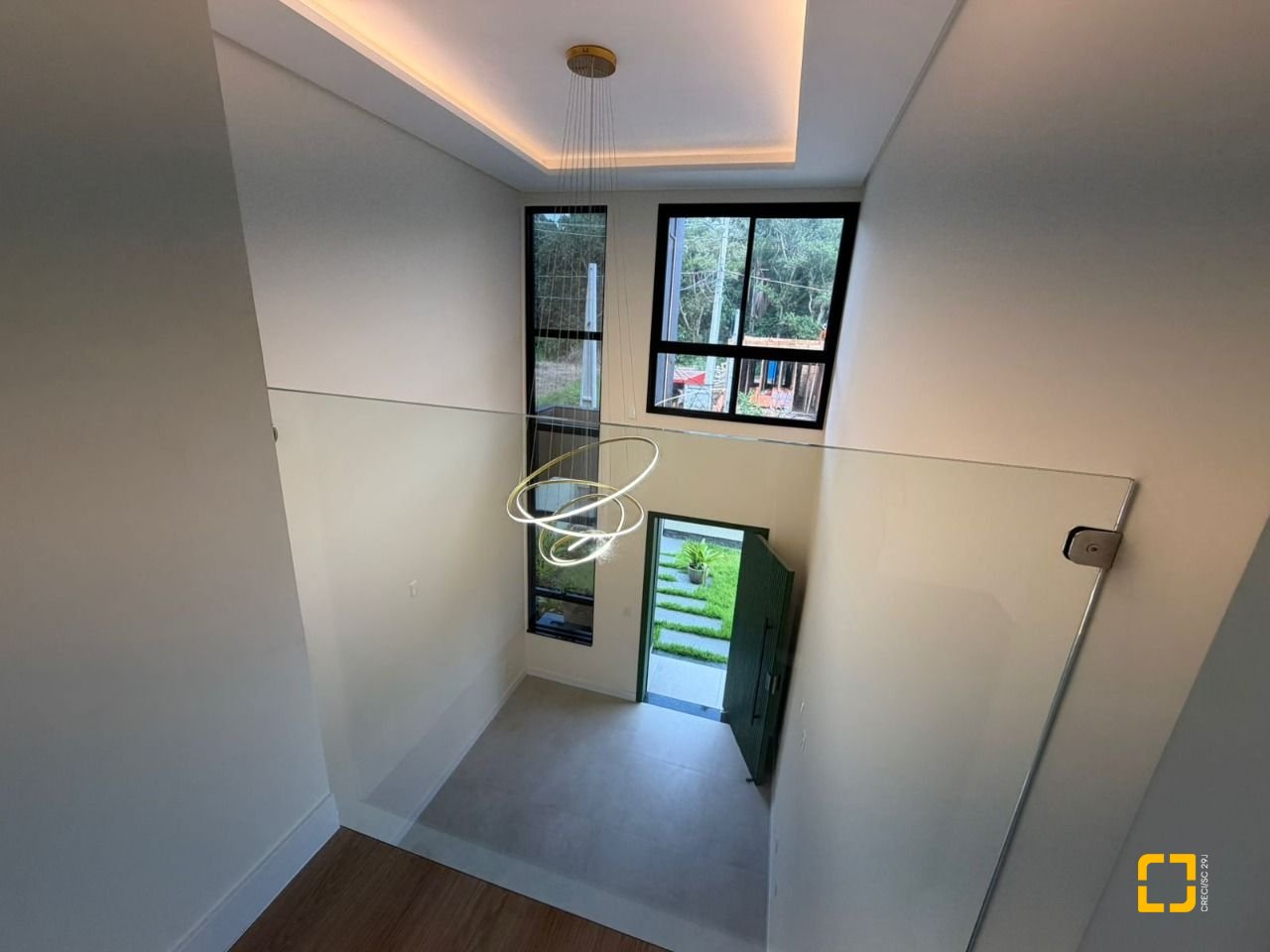 Casa com 165m², 3 quartos (sendo 1 suíte), 3 garagens, no bairro Forquilhas em São José