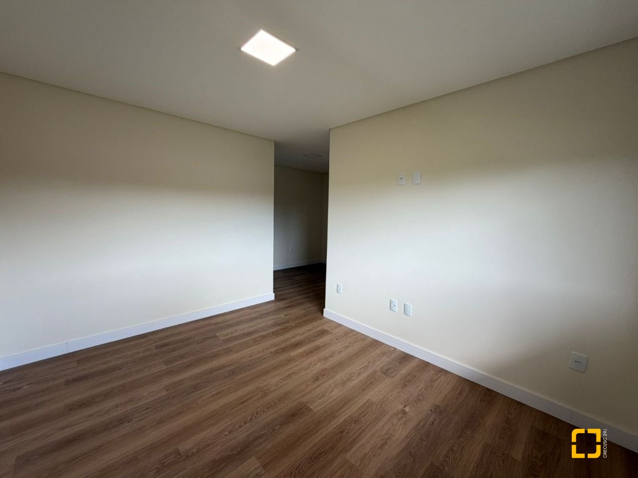Casa com 165m², 3 quartos (sendo 1 suíte), 3 garagens, no bairro Forquilhas em São José