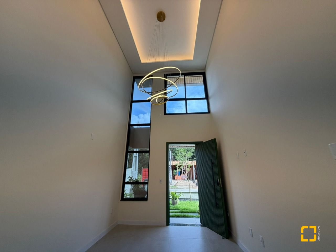Casa com 165m², 3 quartos (sendo 1 suíte), 3 garagens, no bairro Forquilhas em São José
