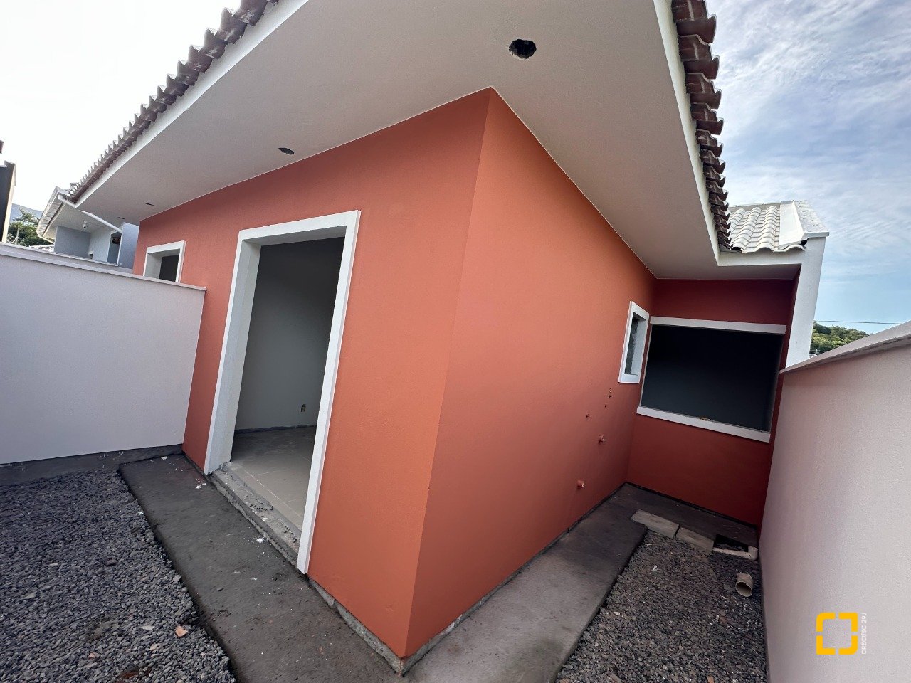 Casa com 49m², 2 quartos, 2 garagens, no bairro Forquilhas em São José