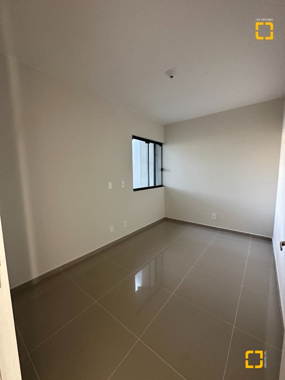 Casa com 49m², 2 quartos, 2 garagens, no bairro Forquilhas em São José