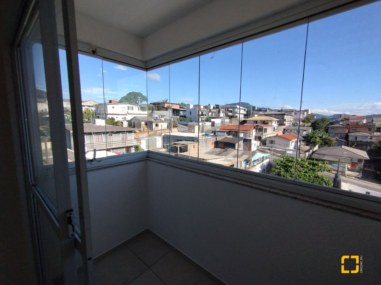 Apartamento com 58m², 2 quartos, 1 garagem, no bairro Serraria em São José