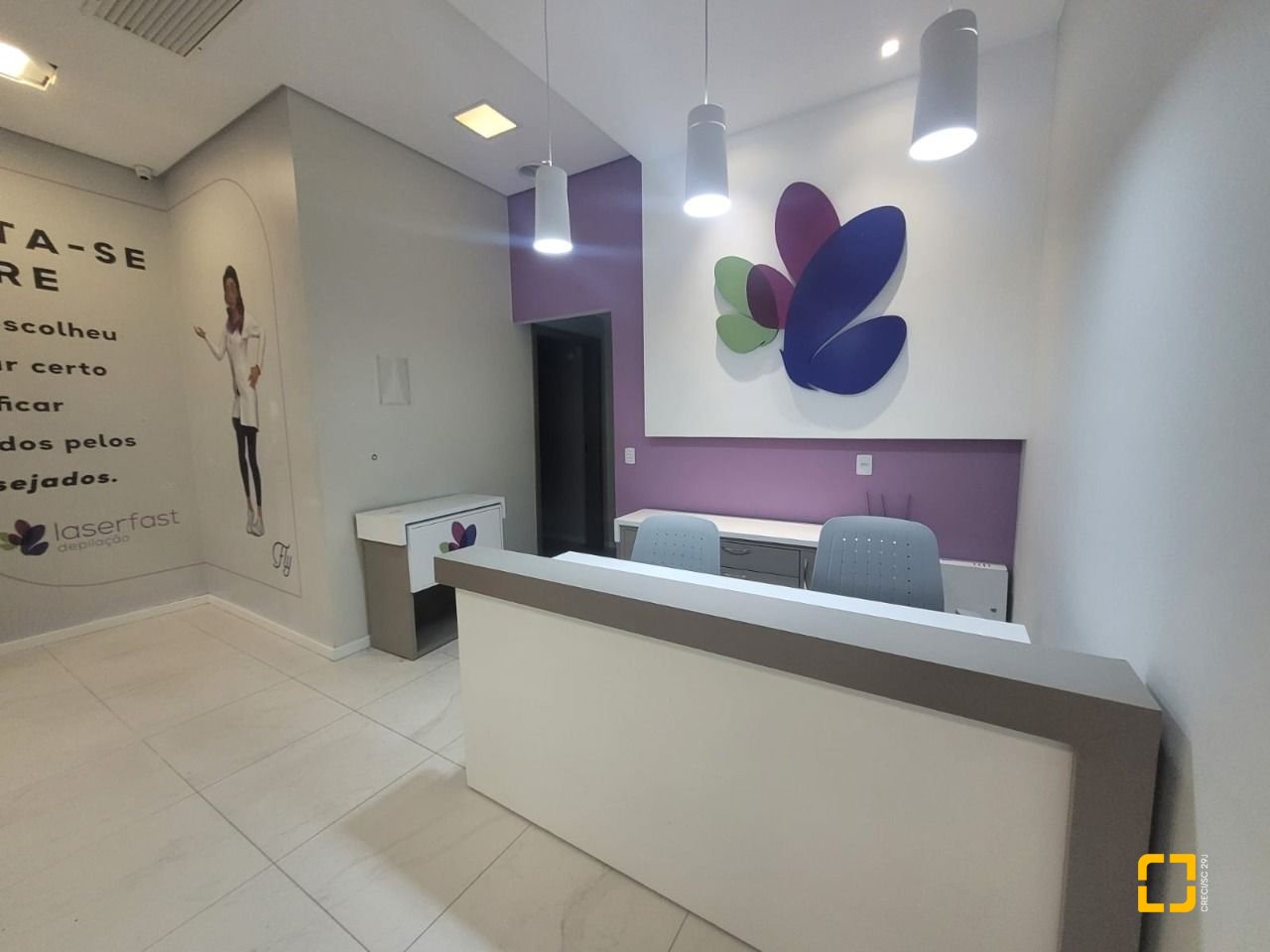 Loja com 65m², no bairro Campinas em São José
