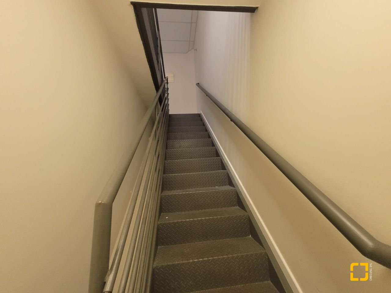 Loja com 65m², no bairro Campinas em São José