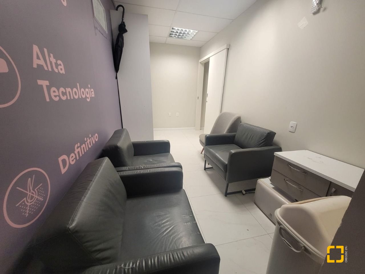 Loja com 65m², no bairro Campinas em São José