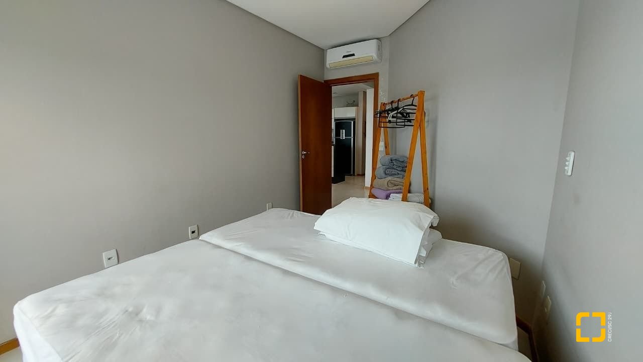 Cobertura com 157m², 3 quartos (sendo 1 suíte), 2 garagens, no bairro Campeche em Florianópolis