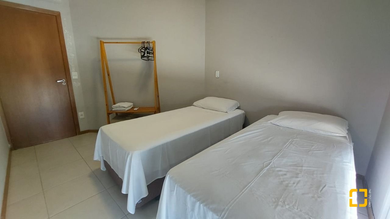 Cobertura com 157m², 3 quartos (sendo 1 suíte), 2 garagens, no bairro Campeche em Florianópolis