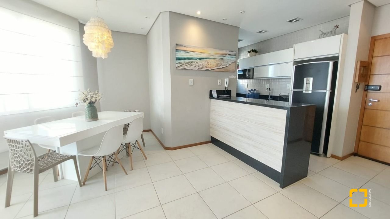 Cobertura com 157m², 3 quartos (sendo 1 suíte), 2 garagens, no bairro Campeche em Florianópolis