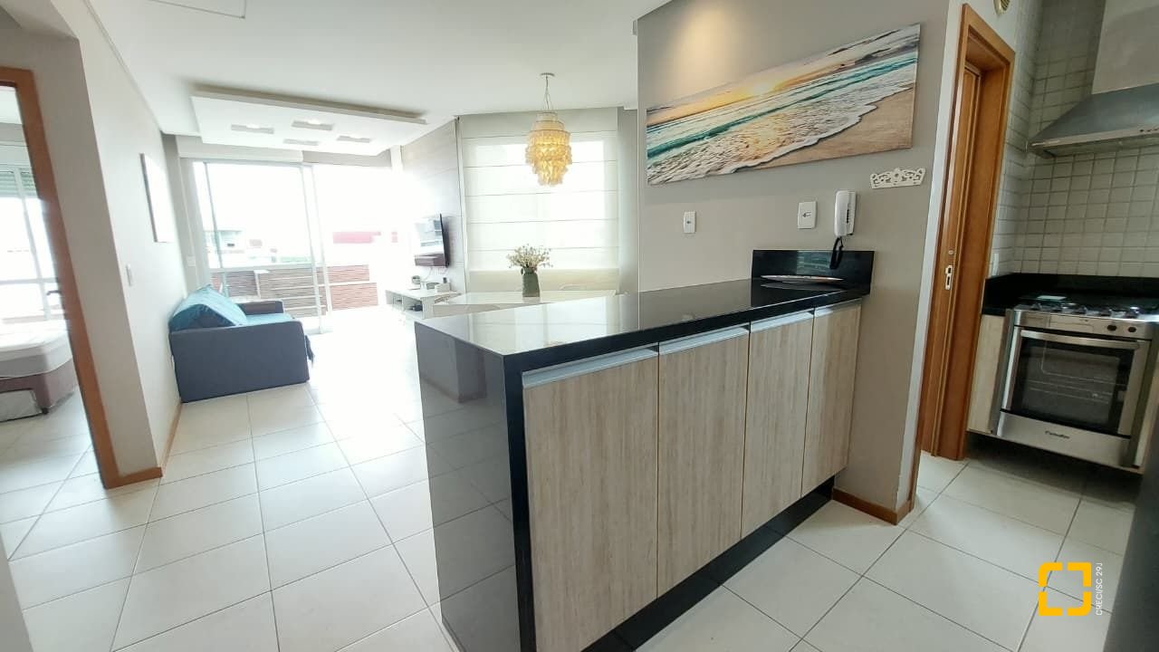 Cobertura com 157m², 3 quartos (sendo 1 suíte), 2 garagens, no bairro Campeche em Florianópolis