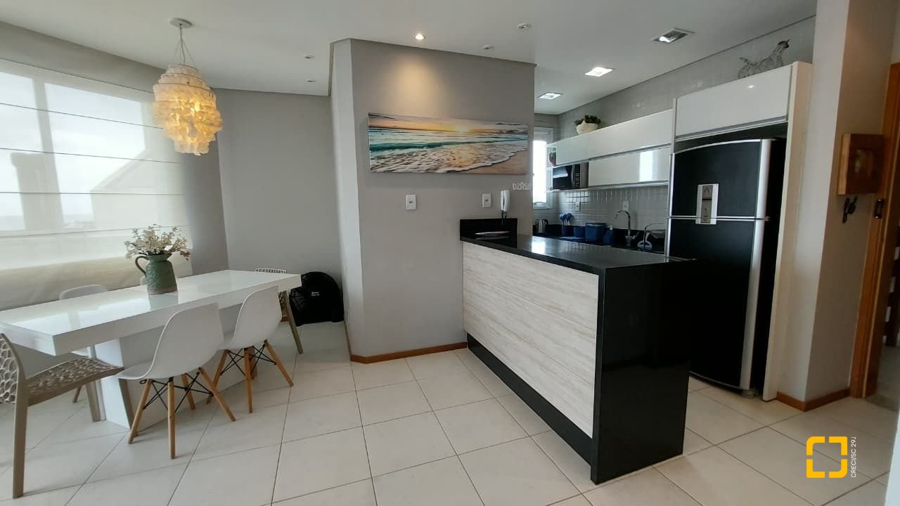 Cobertura com 157m², 3 quartos (sendo 1 suíte), 2 garagens, no bairro Campeche em Florianópolis