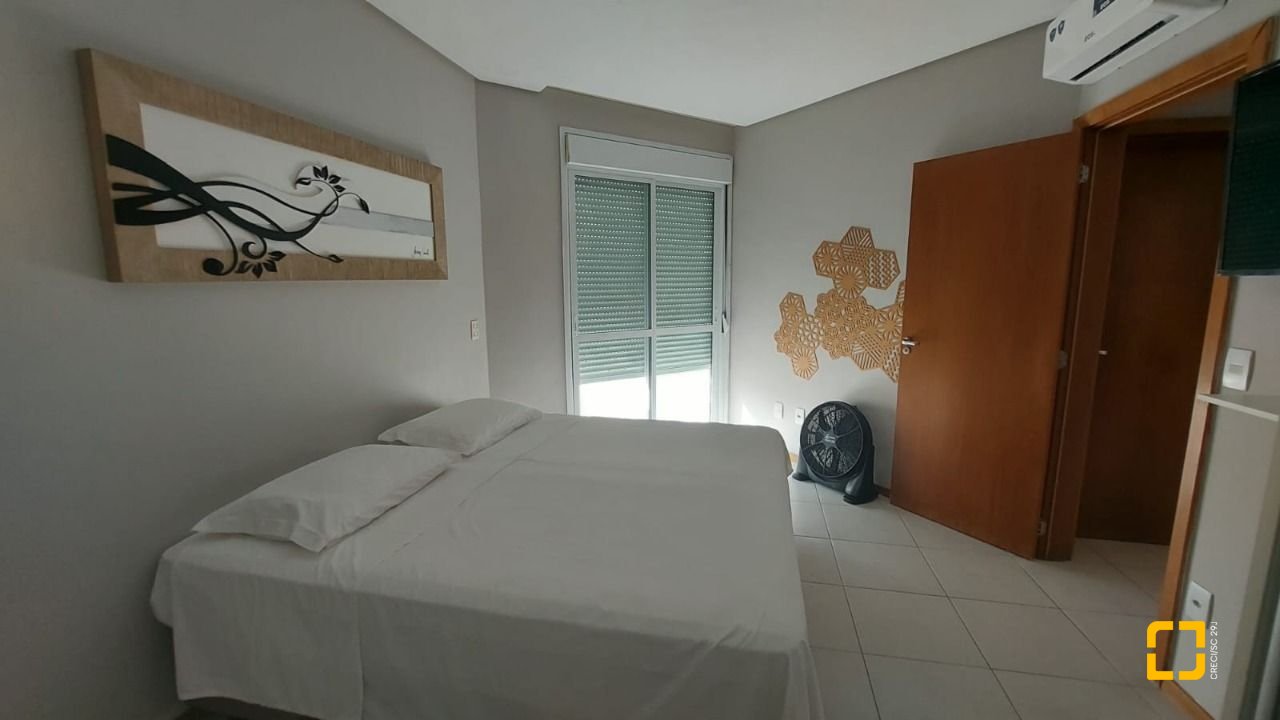 Cobertura com 157m², 3 quartos (sendo 1 suíte), 2 garagens, no bairro Campeche em Florianópolis