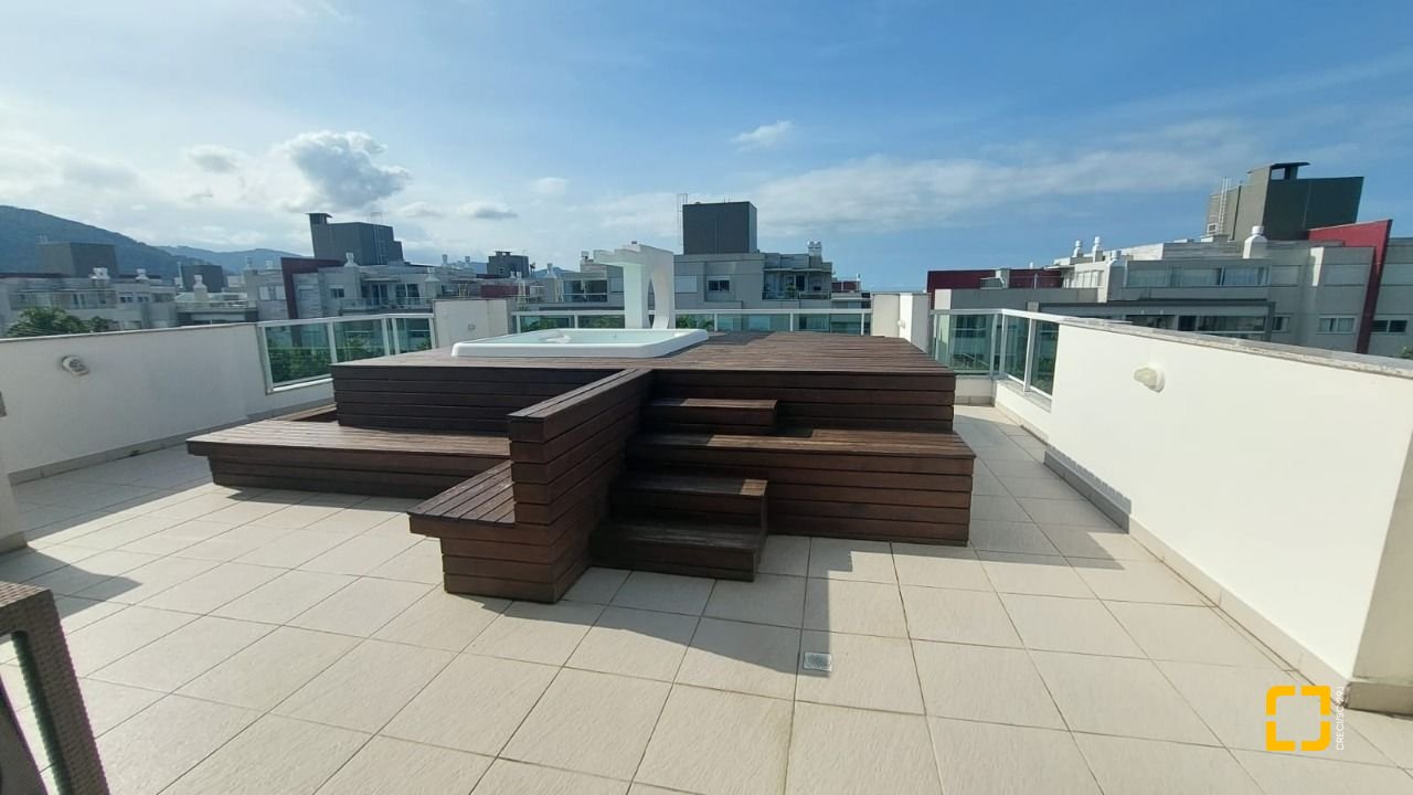 Cobertura com 157m², 3 quartos (sendo 1 suíte), 2 garagens, no bairro Campeche em Florianópolis