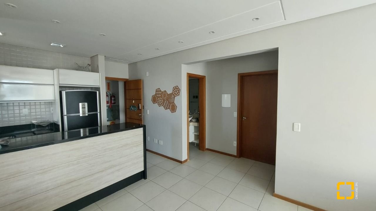 Cobertura com 157m², 3 quartos (sendo 1 suíte), 2 garagens, no bairro Campeche em Florianópolis