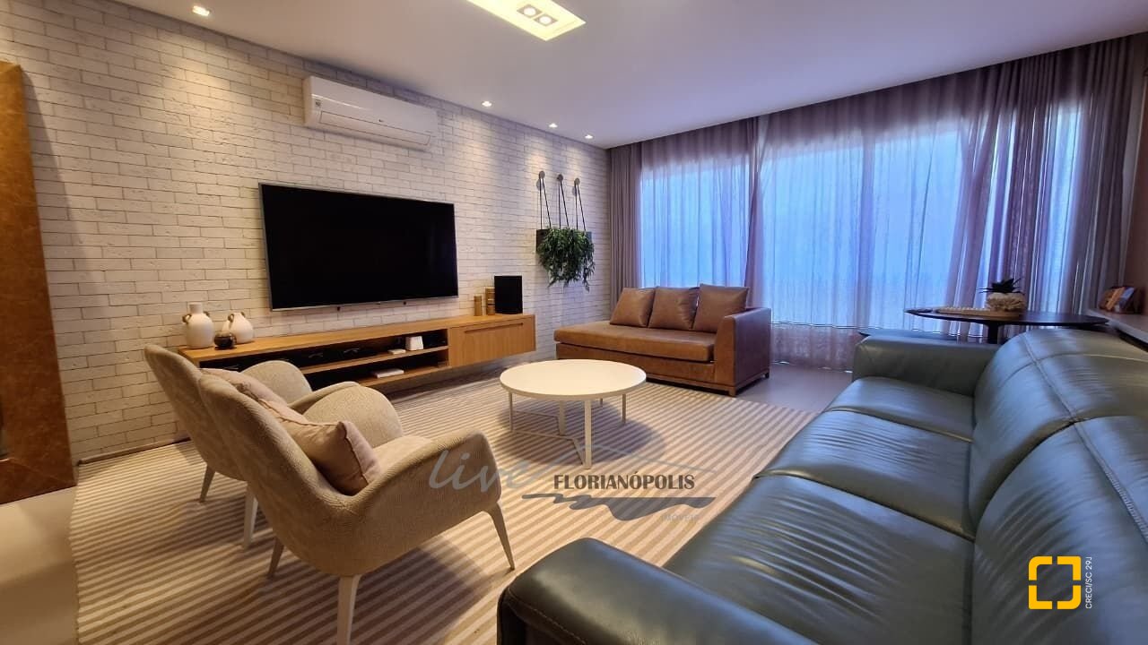 Apartamento com 147m², 6 quartos (sendo 3 suítes), 2 garagens, no bairro Jurerê Internacional em Florianópolis