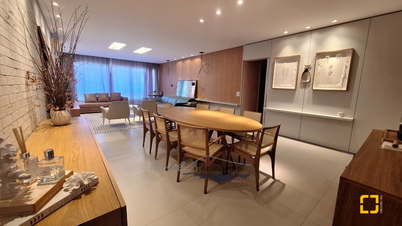 Apartamento com 147m², 6 quartos (sendo 3 suítes), 2 garagens, no bairro Jurerê Internacional em Florianópolis