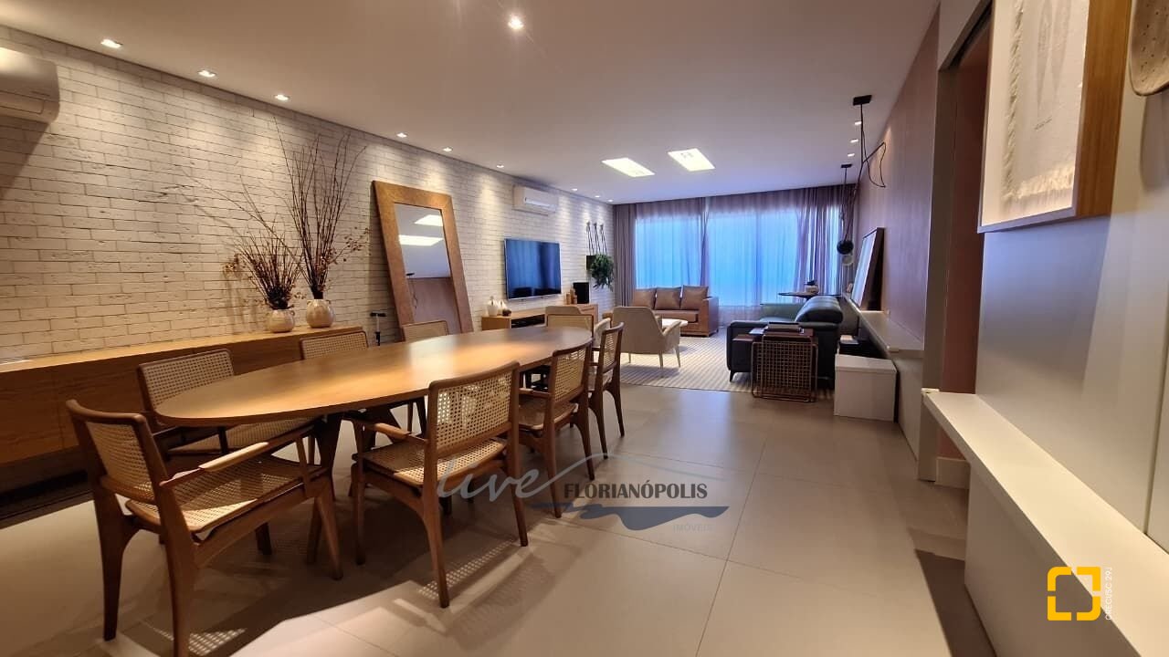 Apartamento com 147m², 6 quartos (sendo 3 suítes), 2 garagens, no bairro Jurerê Internacional em Florianópolis