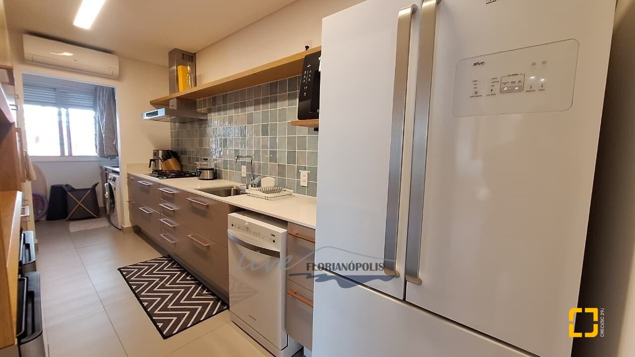 Apartamento com 147m², 6 quartos (sendo 3 suítes), 2 garagens, no bairro Jurerê Internacional em Florianópolis